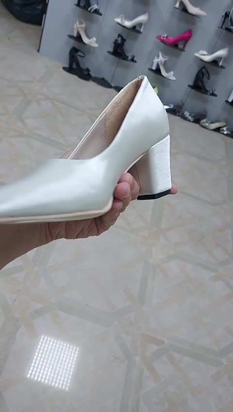 کفش پاشنه پنج سانت زنانه جنس ساتن