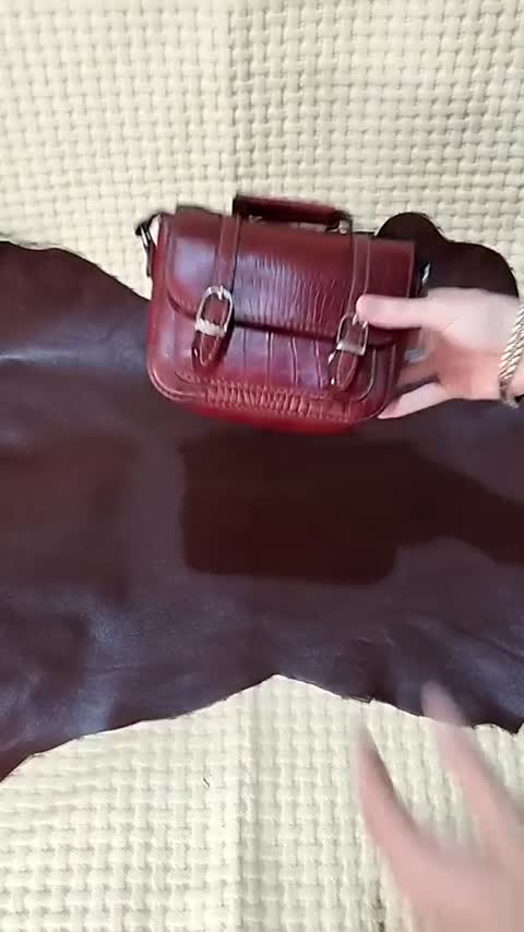 کیف دوشی دو سگک زیبا و کاربردی چرم گاوی دستدوز