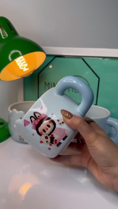 ماگ بزرگ لب برجسته لبوبو کد 001551