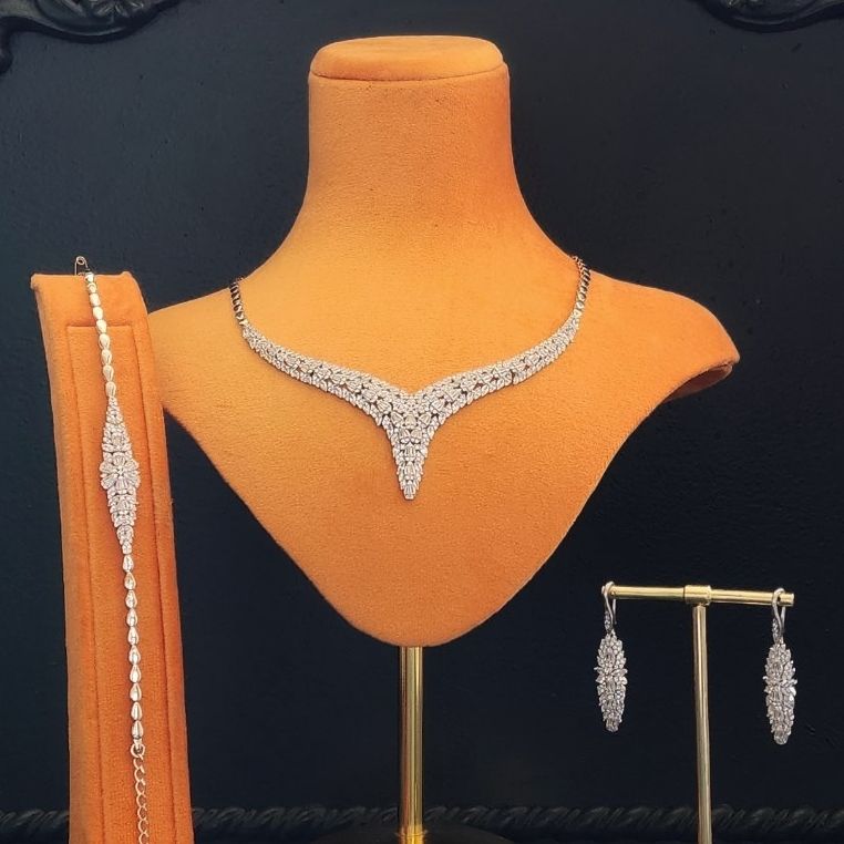 نازیلا حسین پور