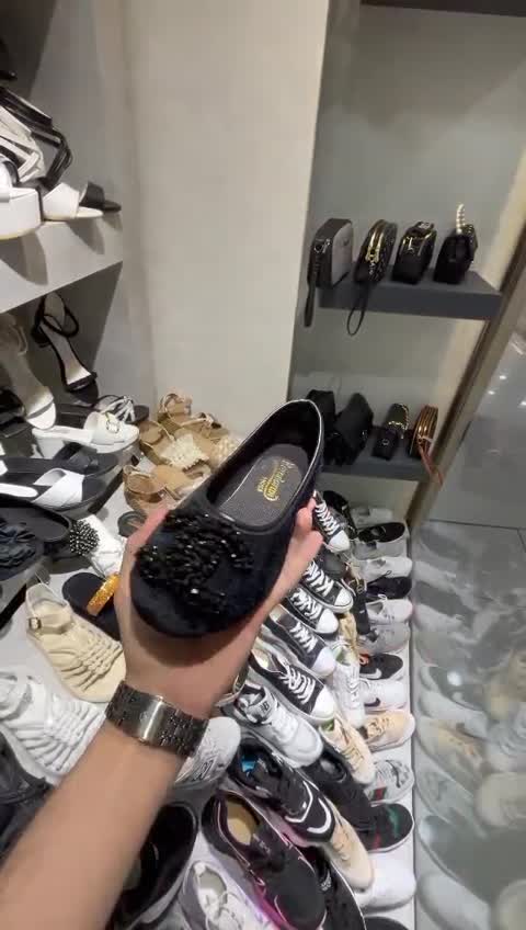 بابت شنل مرواریدی سوییت زنانه دخترانه پاپوش ونس کالج کفش مخمل جیر طبی سبک مروارید نگینی نگیندار روفرشی شیک مجلسی چهل وسه