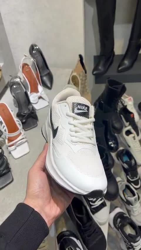 کتونی نایک سفید زنانه دخترانه کفش ونس اسپرت اسپورت شیک نایکی NIKE لژدار لژ دار طبی سبک ورزشی رانینگ راحت راحتی کشی  چرم