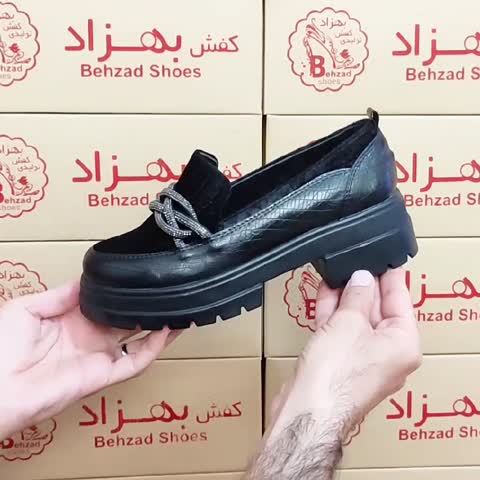 کفش لژ دار زنانه دخترانه رنگ مشکی سایز 37 تا 40 زیره پیو لژ 5 سانتی رویه مخمل و چرم صنعتی سبک راحت کیفیت عالی   