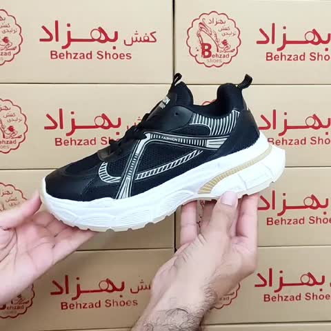 کتونی دخترانه زنانه سایز 37 تا 41 رنگ مشکی زیره پیو لژ 4 سانتی رویه چرم مصنوعی و راشل خارجی سبک و راحت 