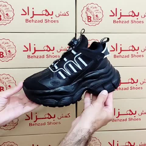 کتونی لژ بلند دخترانه زنانه رنگ مشکی سایز 37 تا 40 زیره پیو لژ 6 سانتی بند پُمپی فنری رویه راشل و چرم صنعتی