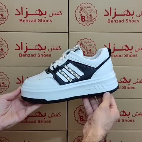 کفش کتونی دخترانه زنانه سایز 37 تا 40 رنگ سفید مشکی زیره پیو لژ 4 سانتی کفی طبی رویه چرم صنعتی سبک و راحت 