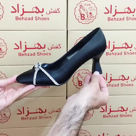 کفش پاشنه دار نگینی مجلسی زنانه دخترانه سایز 36 تا 41 رنگ مشکی رویه ساتن پارچه ای و نگین زیره رافیک پاشنه 7 سانتی سبک 
