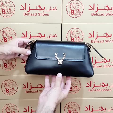 کیف دوشی زنانه دخترانه تمام چرم طبیعی گاوی درجه یک رنگ مشکی دوخت ترکیب دست دوز و ماشینی بند دوشی  چرمی قابل تنظیم