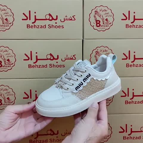 کتونی دخترانه سایز 32 تا 36 رنگ کرم زیره پیو لژ سه سانتی کفی طبی دور دوخت رویه چرم صنعتی