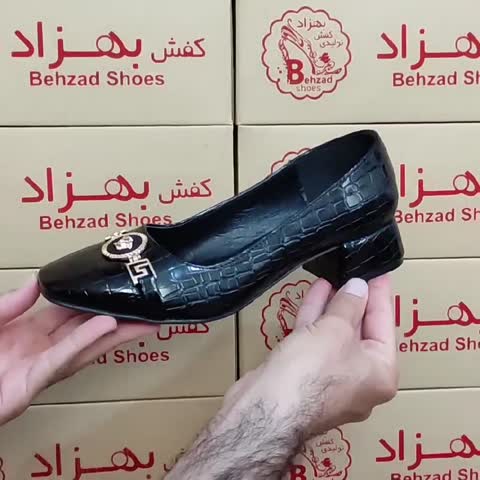 کالج راحتی کفش زنانه دخترانه رنگ مشکی سایز 37 تا 41 زیره رافیک  پاشنه 3 سانتی رویه ورنی سبک و راحت 