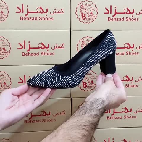 کفش مجلسی نگینی زنانه دخترانه سایز 36 تا 42 رنگ مشکی نقره ای پاشنه شش و نیم سانتی رویه مخمل نگینی زیره رافیک  سبک و راحت