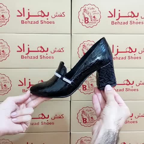 کفش مجلسی پاشنه دار زنانه سایز 37 تا 41 رنگ مشکی زیره رافیک پاشنه 6 سانتی رویه ورنی سبک و راحت 