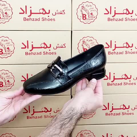 کالج راحتی زنانه دخترانه رنگ مشکی سایز 37 تا 41 زیره رافیک پاشنه سه سانتی رویه ورنی سبک و راحت 