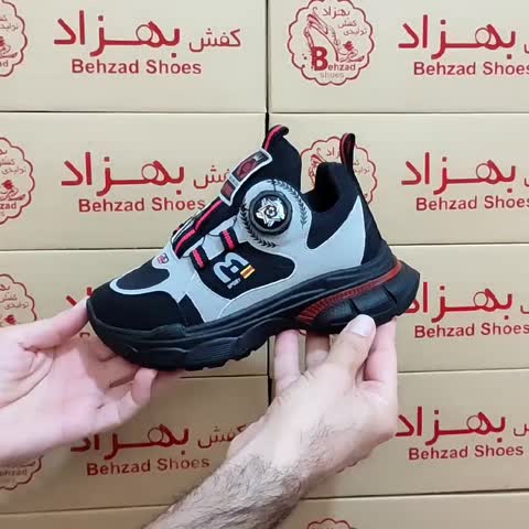 کتونی بچه گانه پسرانه دخترانه سایز 31 تا 36 رنگ مشکی طوسی زیره Eva لژ سه و نیم سانتی رویه چرم صنعتی بند پُمپی فنری  