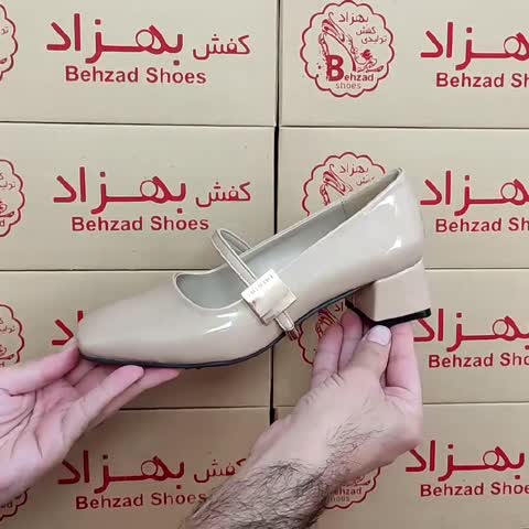 کفش مجلسی پاشنه چهار سانتی زنانه دخترانه سایز 37 تا 41 بند ثابت کفی طبی رنگ کرم زیره رافیک رویه ورنی سبک و راحت