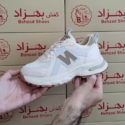 کتونی نیو بالانس زنانه دخترانه سایز 37 تا 40 رنگ کرم زیره پیو کفی طبی لژ 4 سانتی رویه چرم صنعتی