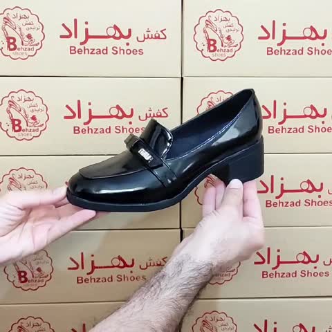 کالج راحتی زنانه دخترانه رنگ مشکی سایز 37 تا 41 زیره پیو پاشنه چهار و نیم سانتی رویه ورنی سبک و راحت  