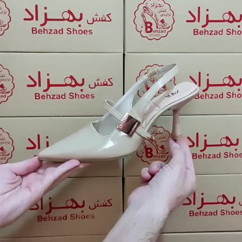 کفش پاشنه دار مجلسی زنانه سایز 37 تا 41 رنگ کرم رویه ورنی کفی طبی زیره رافیک پاشنه هشت و نیم سانتی بند پُشت کشی 