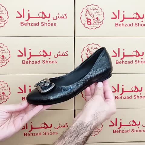 کالج راحتی کفش زنانه دخترانه رنگ مشکی سایز 37 تا 42 زیره pvc  پاشنه یک و نیم سانتی رویه چرم صنعتی سبک و راحت