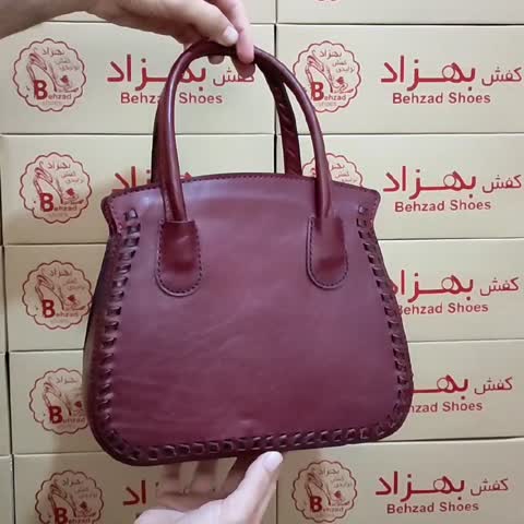 کیف دستی تمام چرم طبیعی گاوی زنانه دخترانه رنگ زرشکی دست دوز داخل کیف تک زیپ تک خانه کیفیت عالی 