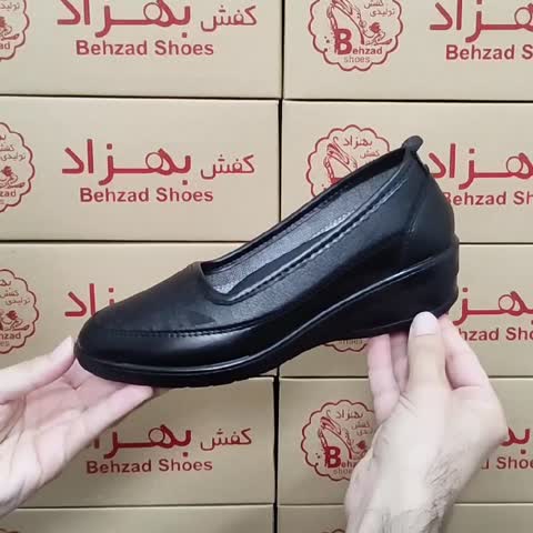 کفش طبی زنانه رنگ مشکی زیره پیو تزریق لژ 4 سانتی کفی طبی برجسته رویه چرم مصنوعی سایز 37 تا 42 سبک و راحت 