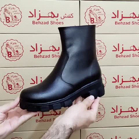 پوتین لژ پنج سانتی دخترانه  زنانه بغل زیپ رنگ مشکی سایز 37 تا 40 زیره پیو رویه چرم صنعتی