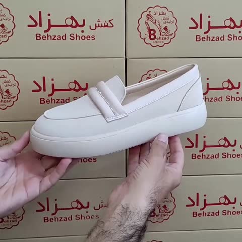 کالج راحتی زنانه دخترانه سایز 37 تا 40 رنگ کرم زیره پیو لژ 3 سانتی رویه چرم صنعتی سبک راحت