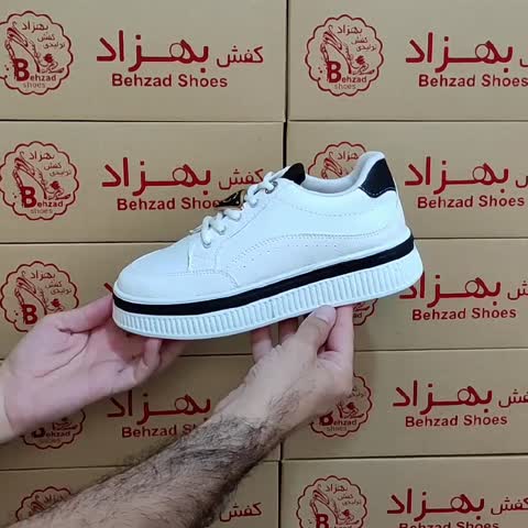 کتونی دخترانه و زنانه سایز 37 تا 40 رنگ سفید زیره پیو لژ چهار صنعتی رویه چرم صنعتی