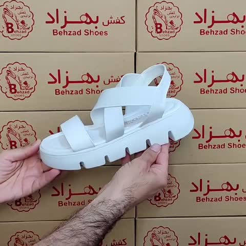 کفش تابستانی زنانه دخترانه رنگ سفید سایز 37 تا 41 زیره پیو لژ چهار و نیم سانتی رویه چرم صنعتی بند کشی سبک راحتی