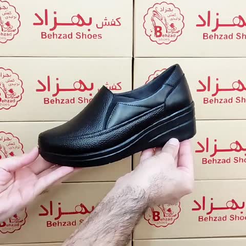 کفش طبی زنانه دخترانه رنگ مشکی زیره پیو لژ پنج سانتی کفی طبی برجسته رویه چرم صنعتی سایز 37 تا 42 بسیار سبک راحت
