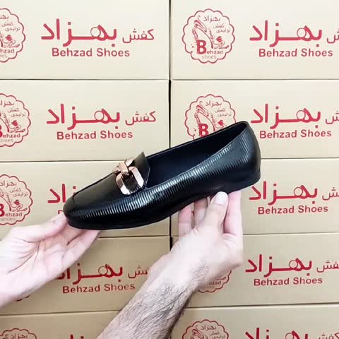 کالج راحتی کفش زنانه دخترانه رنگ مشکی سایز 37 تا 41 زیره pvc  لژ یک سانتی رویه ورنی سبک و راحت  