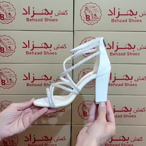 کفش پاشنه دار نگینی زنانه دخترانه سایز 36 تا 41 رنگ سفید پاشنه 8 سانتی رویه نگینی پُشت زیپ زیره رافیک سبک 