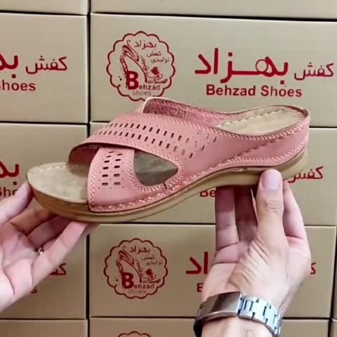 حراج صندل دمپایی راحتی طبی زنانه دخترانه رنگ کالباسی زیره پیو لژ 4 سانتی رویه چرم صنعتی سایز 37 دور دوخت 
