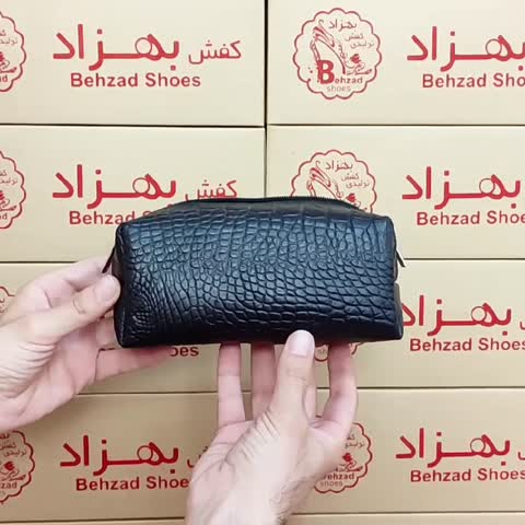 کیف آرایشی و جامدادی زنانه دخترانه تمام چرم طبیعی گاوی درجه یک رنگ مشکی دوخت ماشینی داخل کیف تک خانه