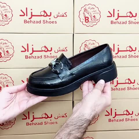 کفش لژ دار زنانه دخترانه رنگ مشکی سایز 37 تا 41 زیره پیو کفی طبی لژ چهار و نیم سانتی رویه چرم صنعتی سبک راحت