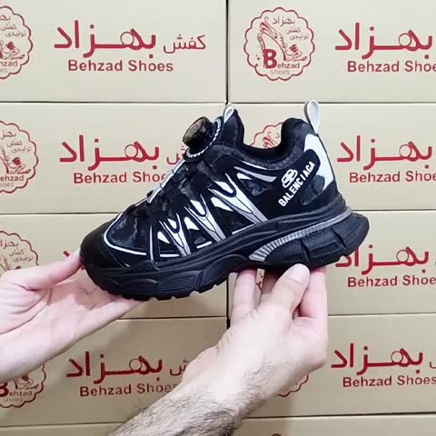 کتونی بالنسیاگا بچه گانه پسرانه دخترانه سایز 31 تا 37 رنگ مشکی زیره پیو لژ 4 سانتی رویه چرم صنعتی بند پُمپی فنری
