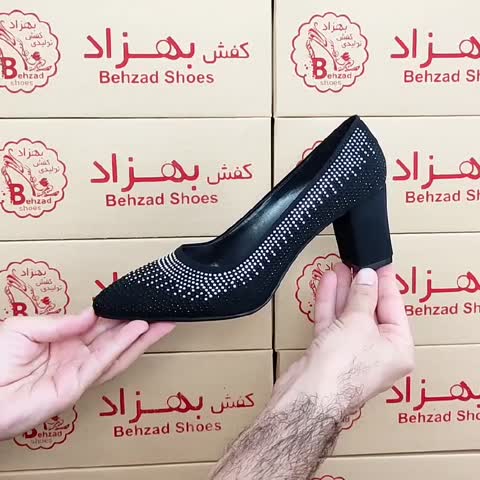 کفش مجلسی نگینی زنانه دخترانه سایز 37 تا 40 رنگ مشکی نقره ای پاشنه شش و نیم سانتی رویه مخمل نگینی زیره رافیک  سبک و راحت