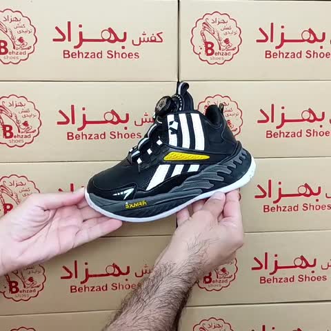 کتونی بچه گانه دخترانه پسرانه سایز 31 تا 36 رنگ مشکی زیره پیو لژ چهار سانتی رویه  چرم صنعتی بند پُمپی فنری