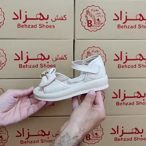 کفش تابستانی خرگوشی لژ سه سانتی بچه گانه دخترانه سایز 26 تا 31 رنگ کرم زیره پیو بند چسبی رویه چرم صنعتی