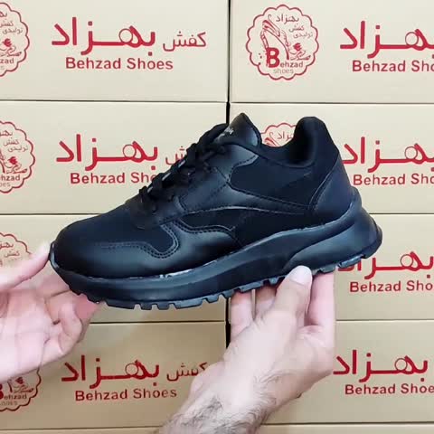 کتونی دخترانه زنانه سایز 37 تا 40 رنگ مشکی  زیره پیو لژ چهار و نیم سانتی رویه چرم صنعتی سبک و راحتی