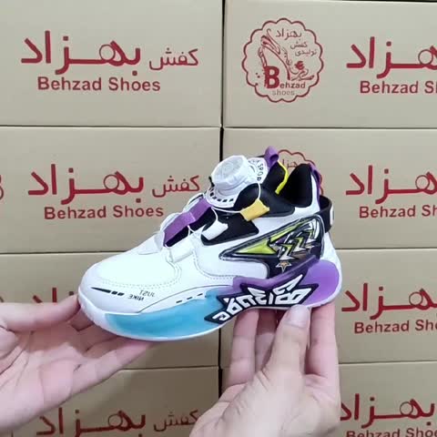 کتونی نایک بچه گانه پسرانه دخترانه سایز 25 تا 30 رنگ سفید آبی زیره پیو لژ سه و نیم سانتی رویه چرم صنعتی بند پُمپی فنری