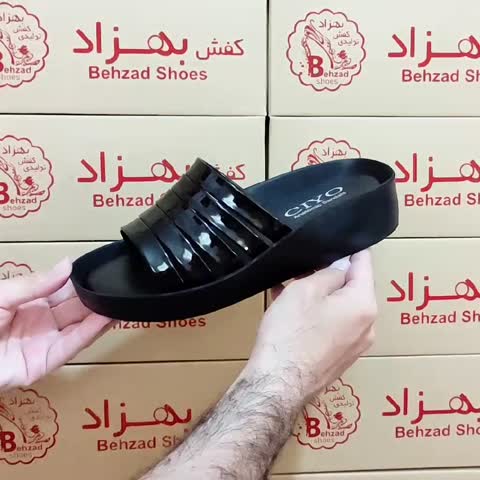 دمپایی روفرشی ورنی طبی دخترانه زنانه سایز 37 تا 40 رنگ مشکی زیره پیو لژ 4 نرم و راحت رویه ورنی کفی طبی 