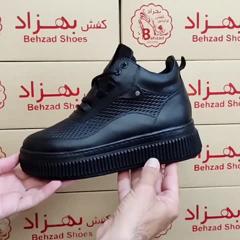 کتونی ساق بلند زنانه دخترانه  رنگ مشکی سایز 37 تا 40 زیره پیو لژ چهار و نیم سانتی کفی طبی دور دوخت رویه چرم صنعتی  سبک