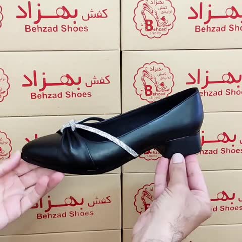 کالج کفش راحتی زنانه دخترانه سایز 37 تا 41 رنگ مشکی زیره pvc پاشنه 3 سانتی رویه نگین و چرم صنعتی سبک و راحت 