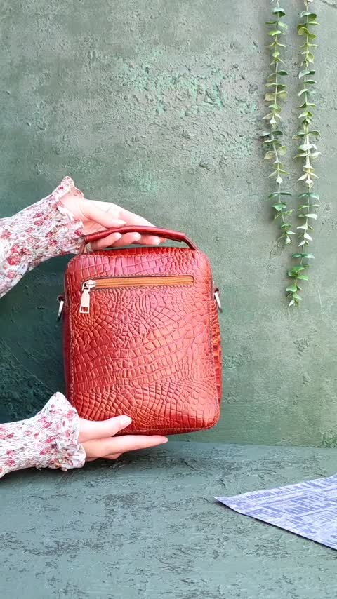 کیف دوشی چرم گاوی کروکدیل دستدوز 