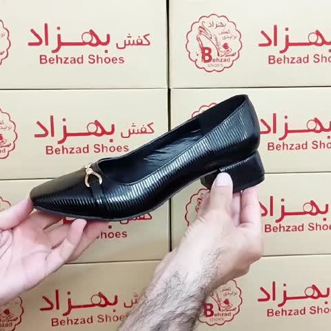 کالج راحتی کفش زنانه دخترانه رنگ  مشکی سایز 37 تا 41 زیره رافیک پاشنه 3 سانتی رویه ورنی سبک و راحت
