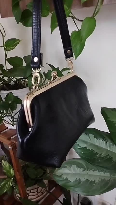 کیف دهنه دار مجلسی دستدوز چرم طبیعی گاوی خانوم چرم