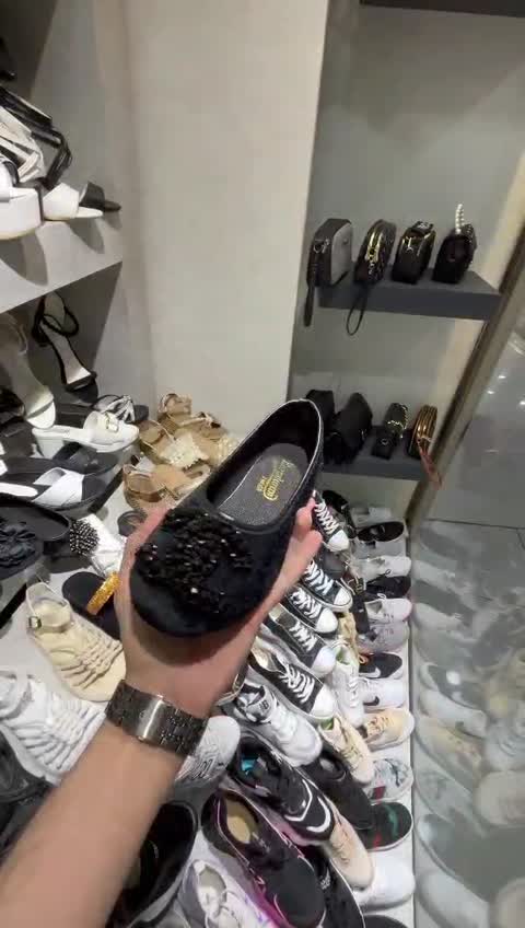 بابت شیک و مجلسی جیر مشکی شنل زنانه دخترانه پاپوش ونس کالج اسپرت کفش سوییت مخمل رو فرشی راحت روز مره صندل دوینه طبی
