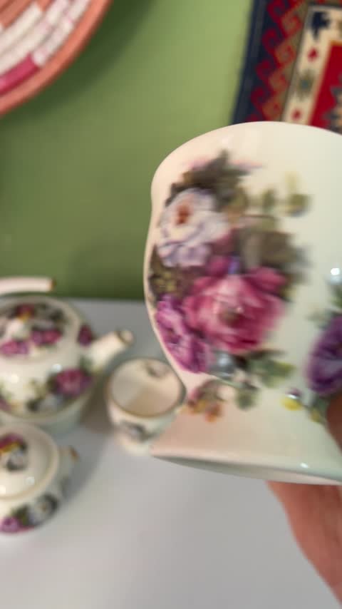 فنجان باغ رز(پس کرایه)