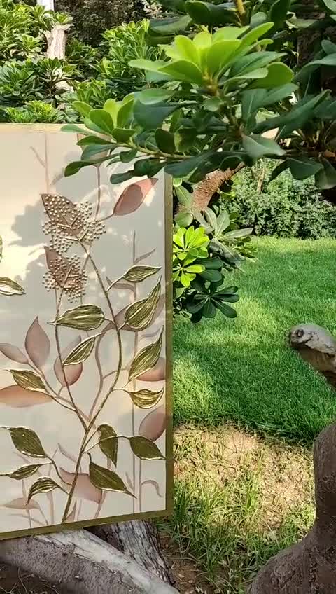 تابلو دکوراتیو برجسته گل و پیچک ورق طلا نما قاب رایگان